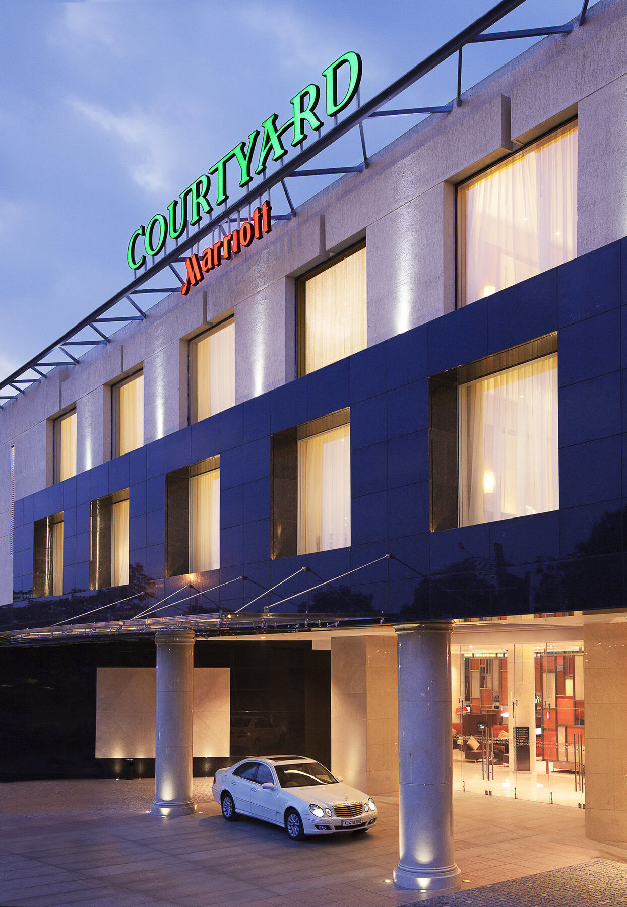 Hotel Courtyard By Marriott Kochi Airport Nedumbassery Exterior foto